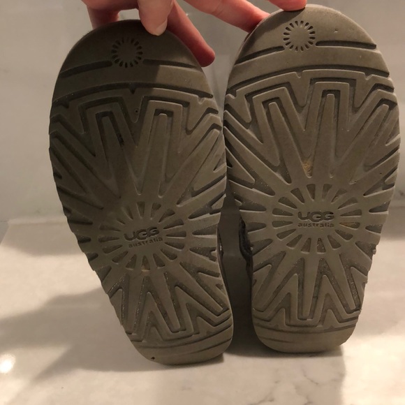 Sparkling UGG boots with sequence - Picture 7 of 11